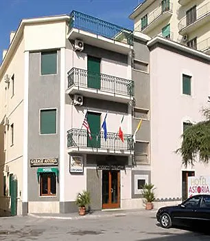 Astoria 3*
